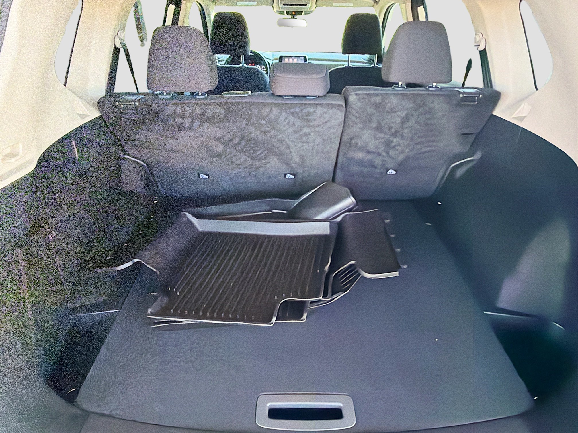 Used 2025 Nissan Rogue S AWD/4WD image 28