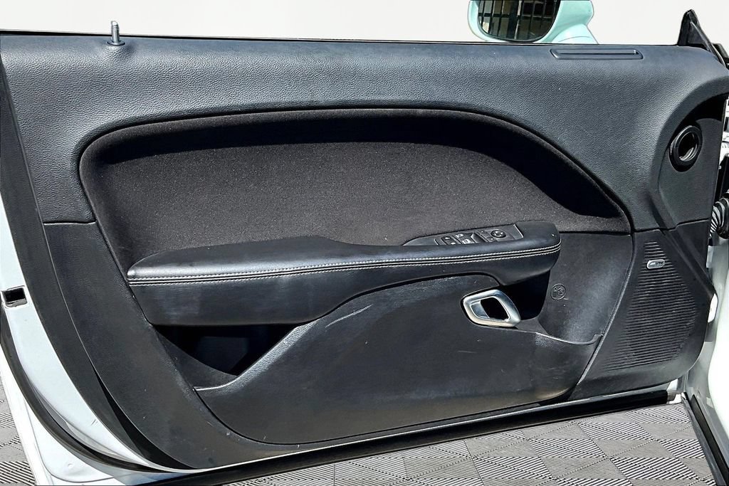 Used 2019 Dodge Challenger SXT RWD image 19
