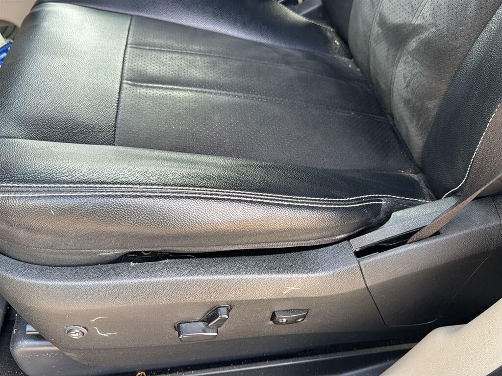 Used 2019 Dodge Grand Caravan SXT FWD image 17