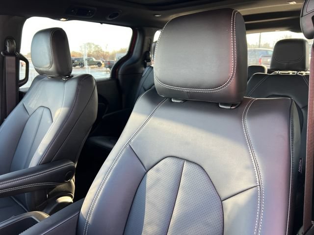 New 2026 Chrysler Pacifica Select FWD image 13