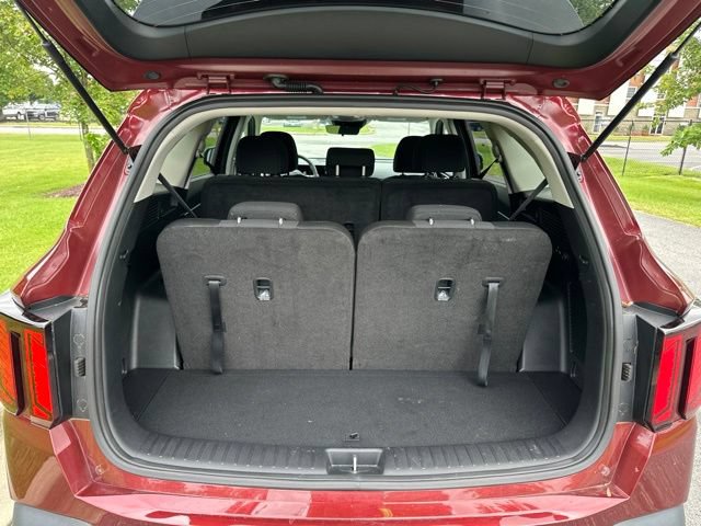Certified 2025 Kia Sorento LX FWD image 19