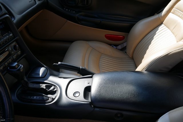 Used 2001 Chevrolet Corvette Convertible w/ Preferred Equipment Group1 image 17