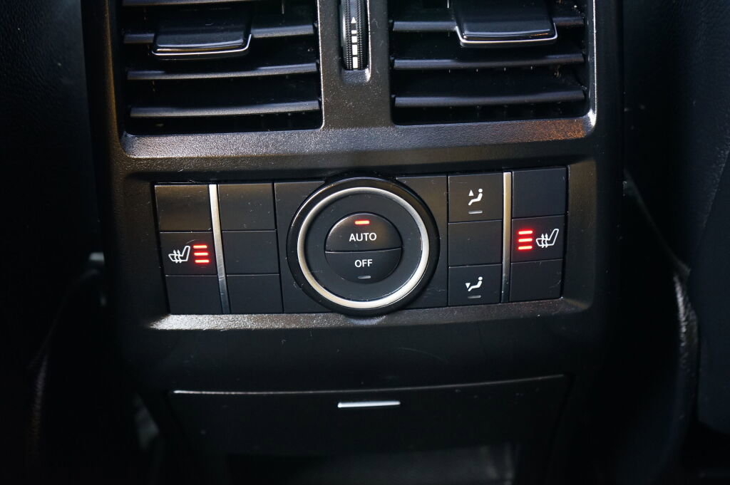 Used 2016 Mercedes-Benz GL 450 4MATIC image 17