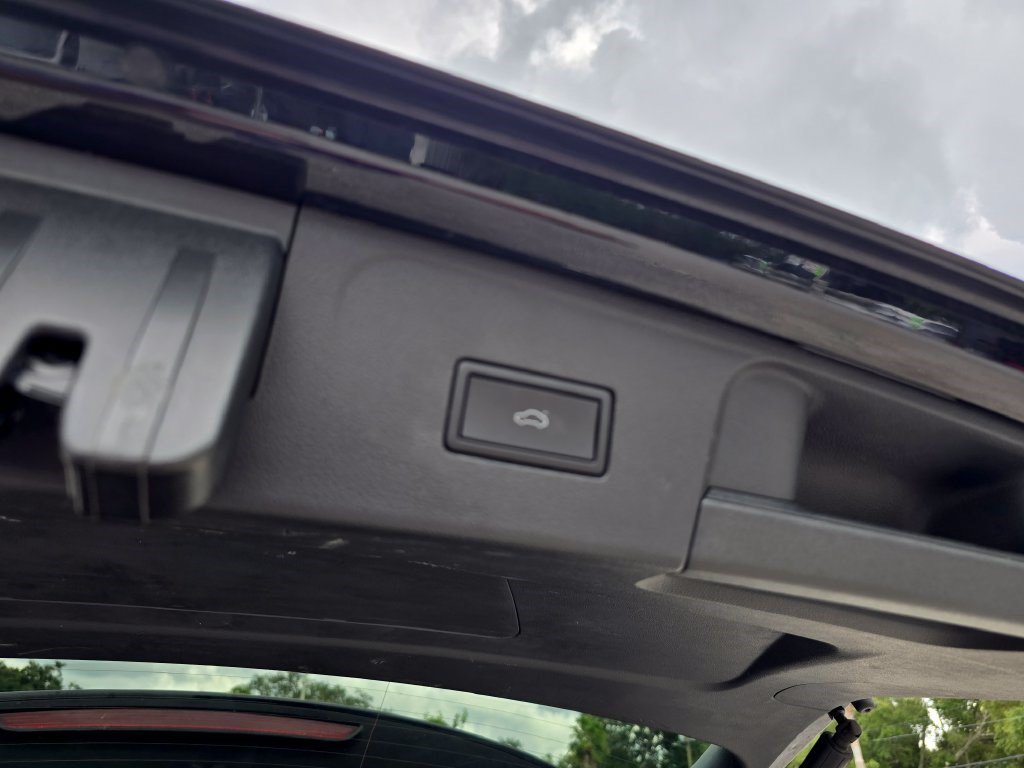 Used 2025 Volkswagen Atlas SE FWD image 42