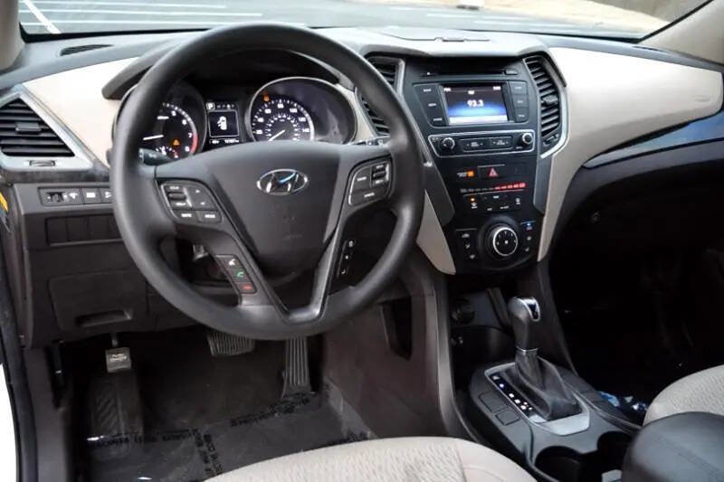 Used 2017 Hyundai Santa Fe Sport image 20