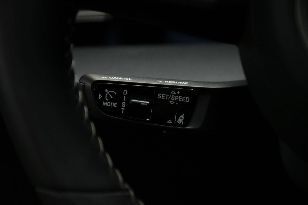 Used 2025 Porsche Taycan Turbo image 28