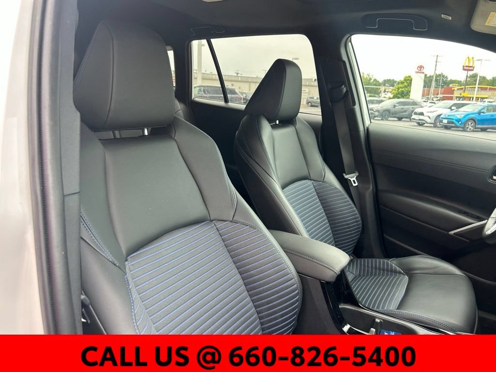 Used 2024 Toyota Corolla Cross AWD Hybrid w/ Convenience Package image 6