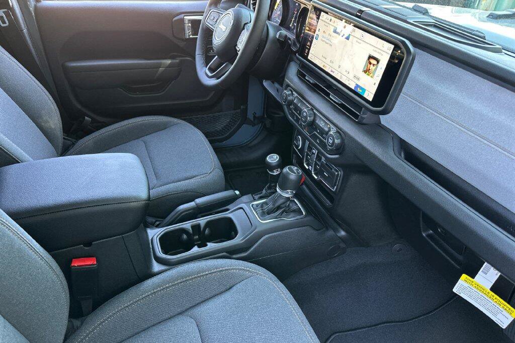 New 2026 Jeep Gladiator Sport AWD/4WD image 15
