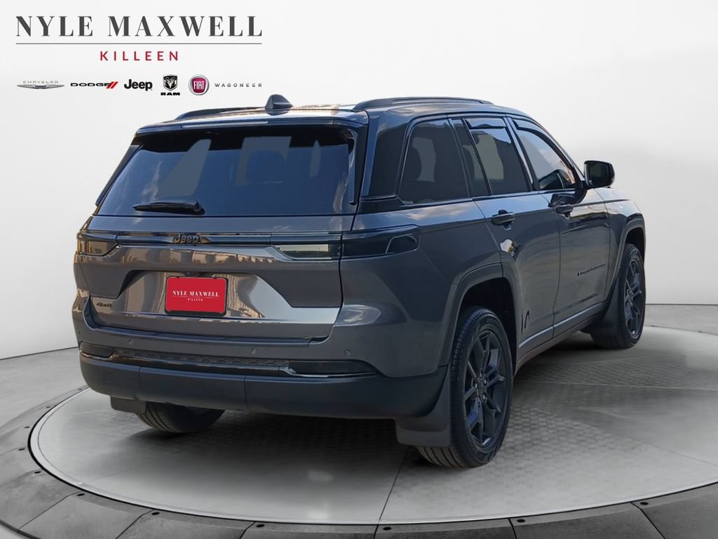 Used 2025 Jeep Grand Cherokee Limited w/ Trailer Tow Package AWD/4WD image 16
