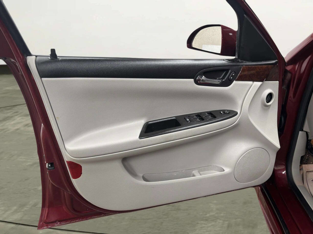 Used 2010 Chevrolet Impala LT w/ Convenience Package image 10