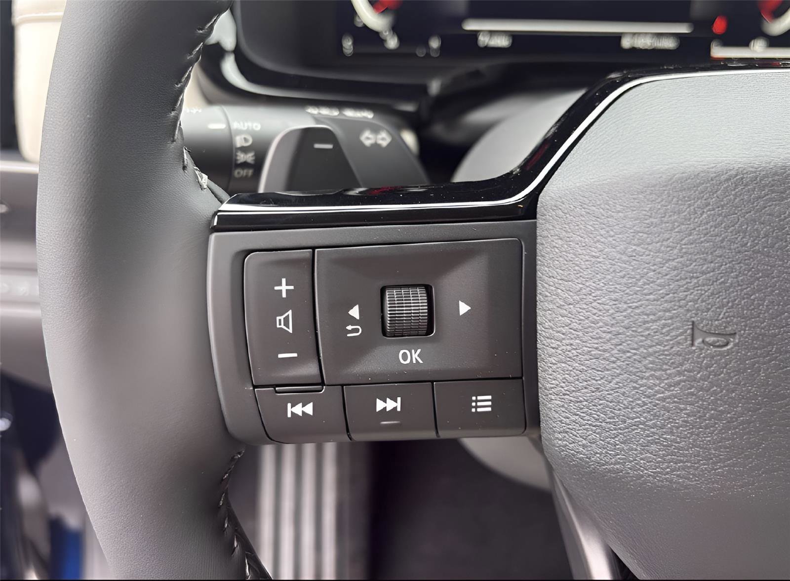 New 2026 Nissan Pathfinder SV AWD/4WD image 19