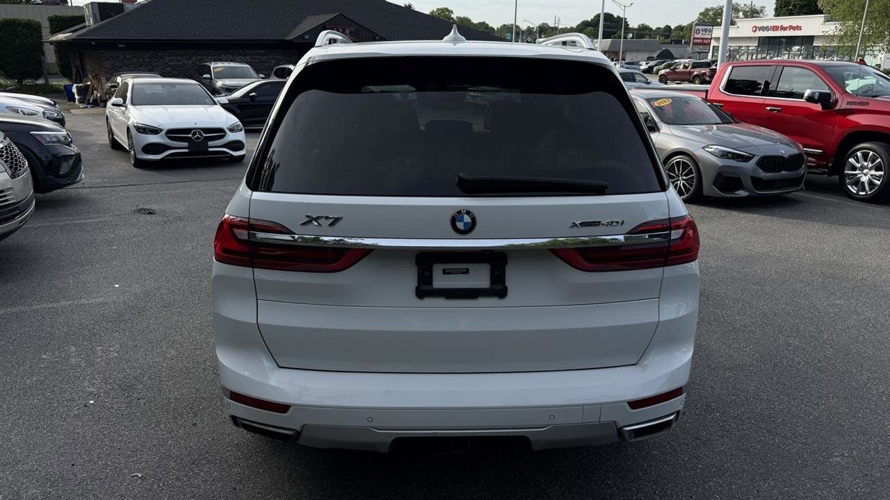 Used 2020 BMW X7 xDrive40i w/ Executive Package AWD/4WD image 16