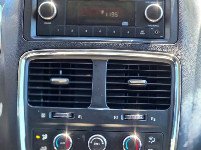 Used 2013 Dodge Grand Caravan SXT FWD image 26