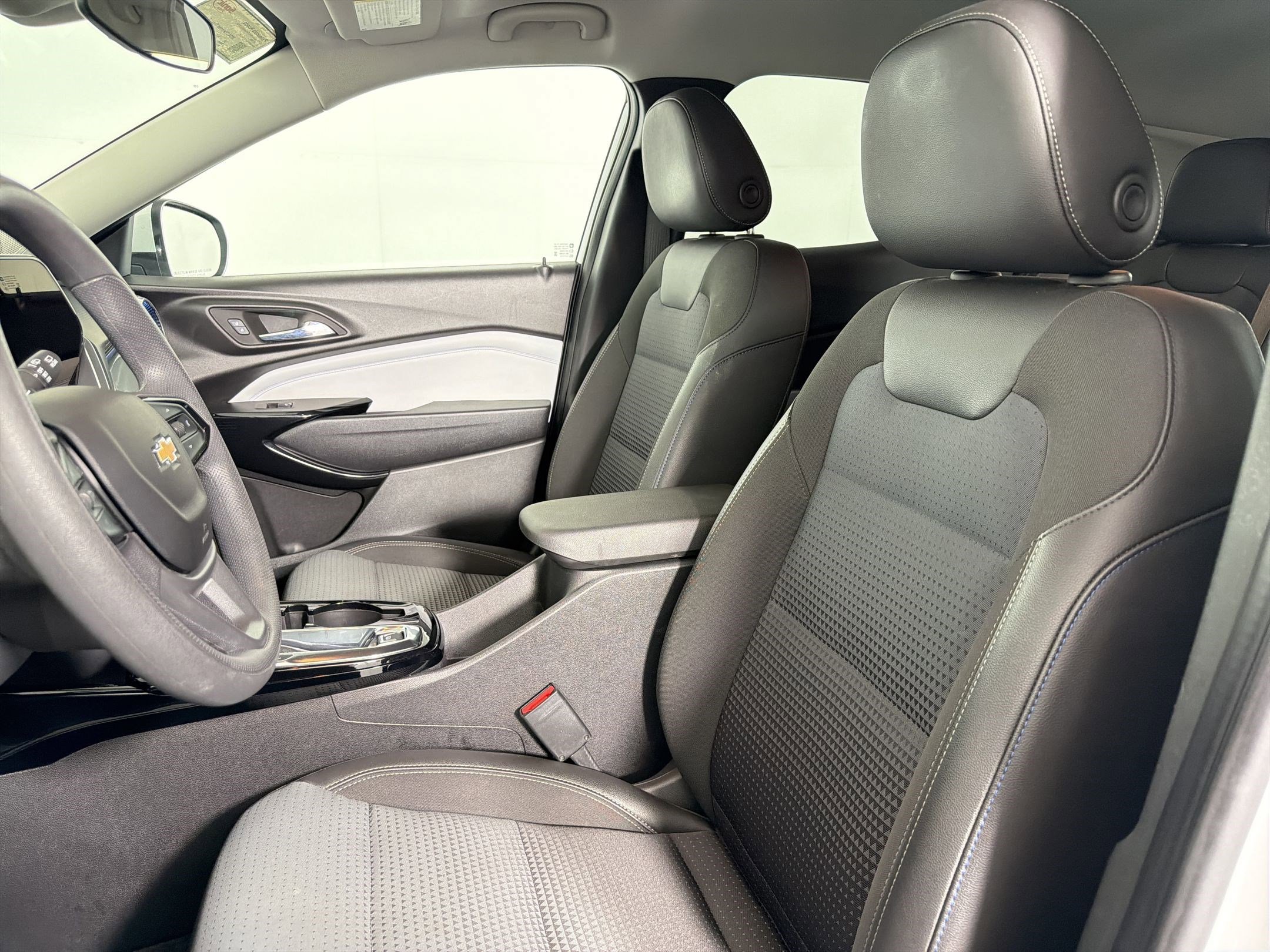 Used 2024 Chevrolet Trax LT FWD image 5