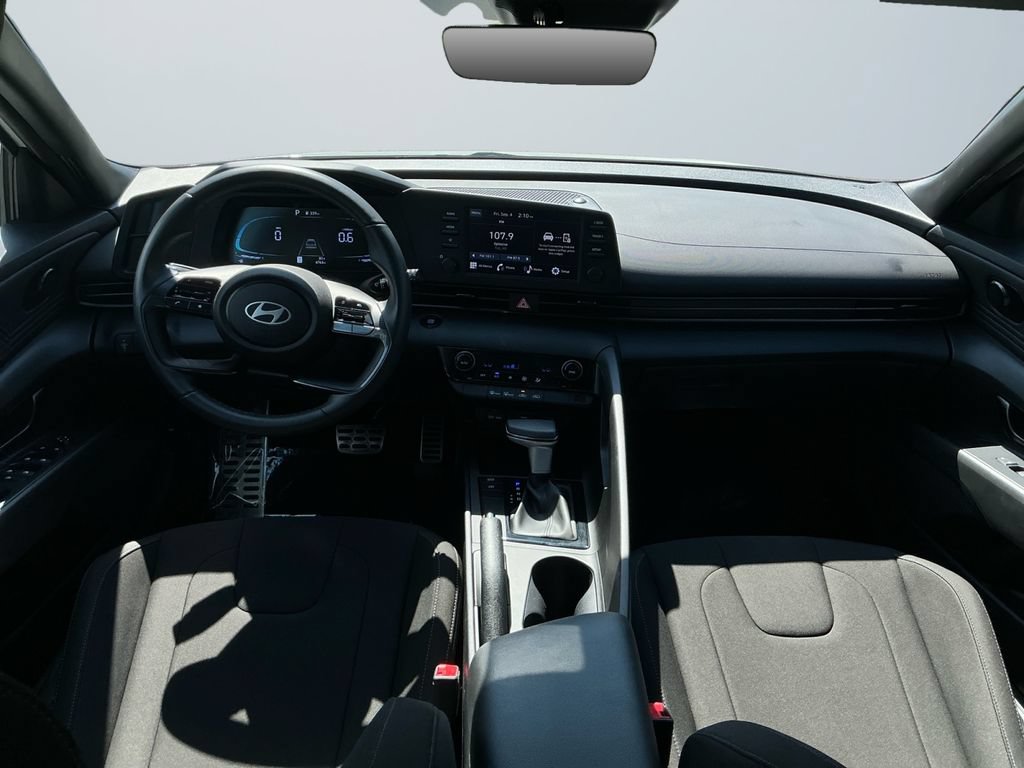 Used 2025 Hyundai Elantra Sport FWD image 11