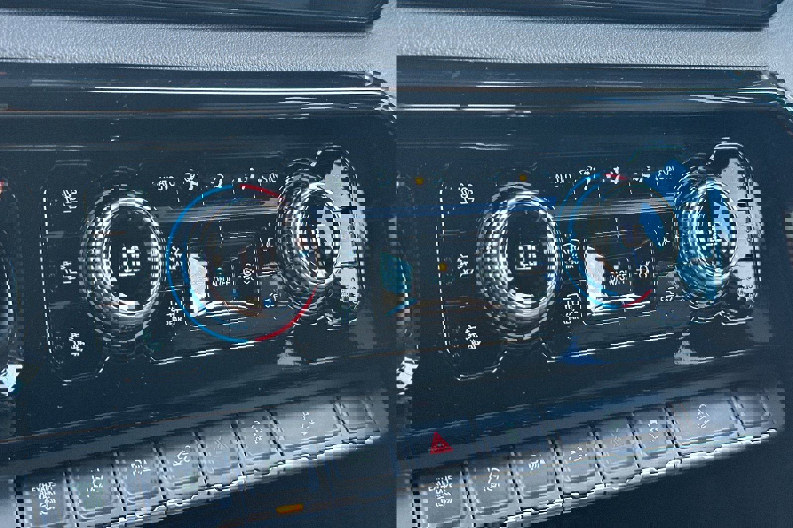 New 2026 GMC Sierra 3500 AT4 w/ AT4 Premium Plus Package image 18