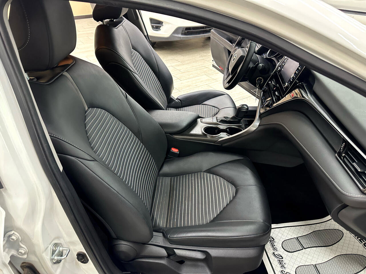 Used 2023 Toyota Camry SE image 40