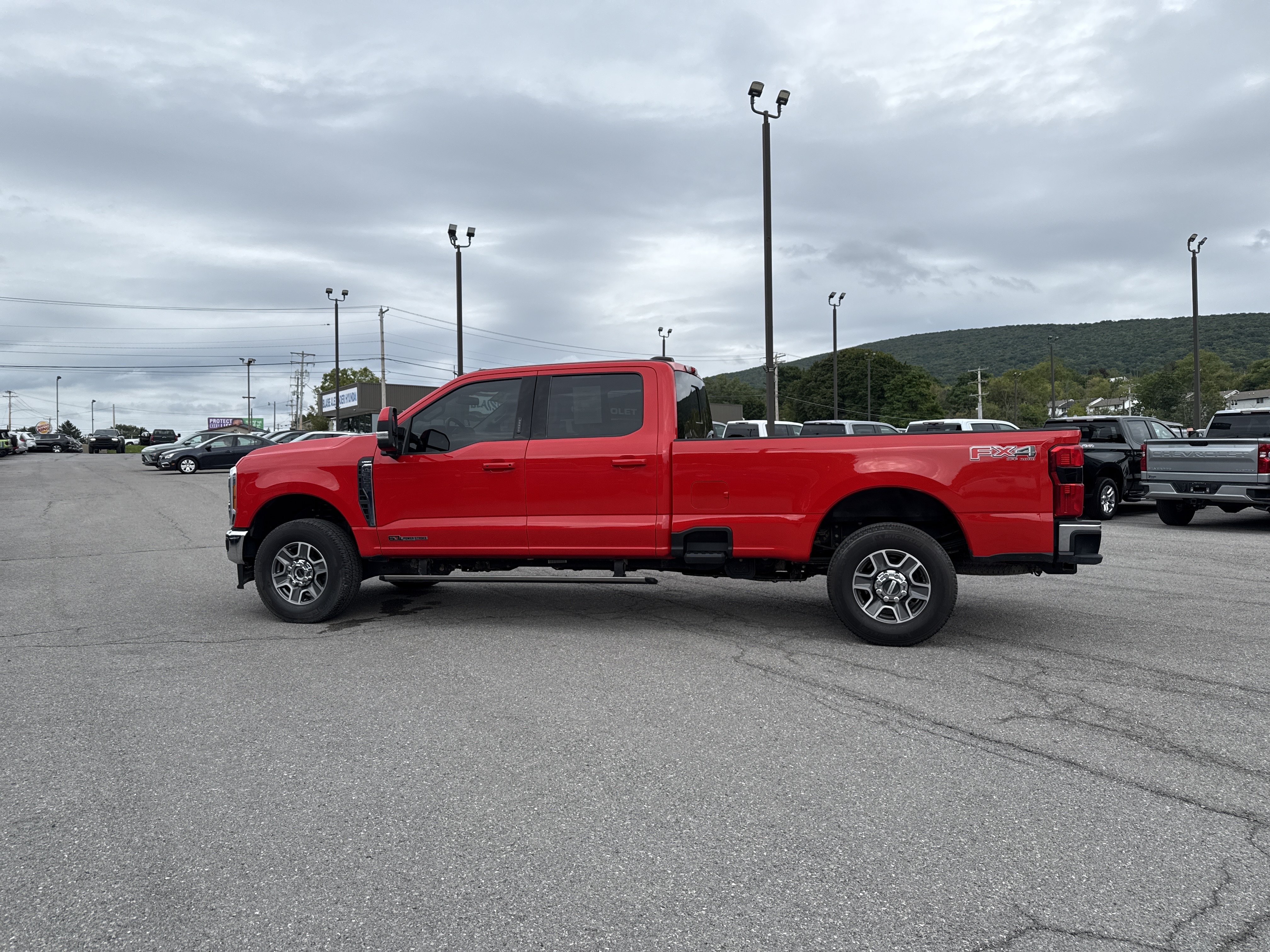 Used 2023 Ford F350 Lariat w/ Lariat Ultimate Package AWD/4WD image 7