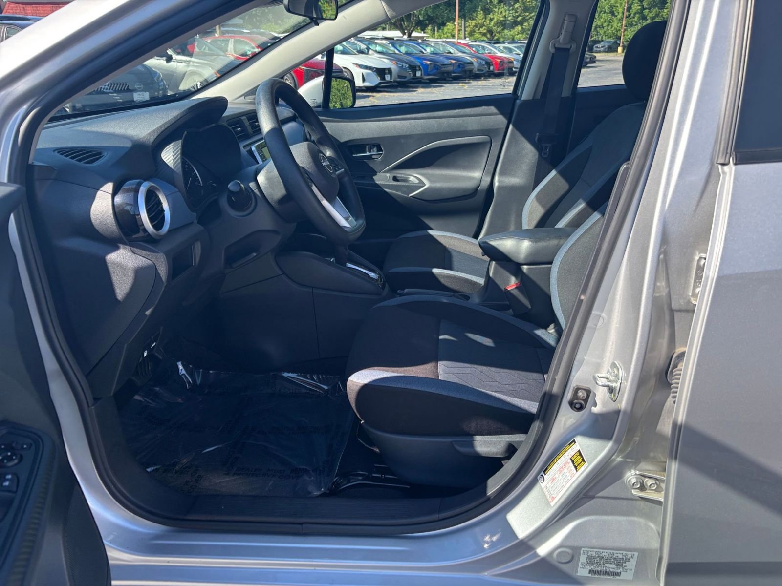 Used 2025 Nissan Versa SV FWD image 22
