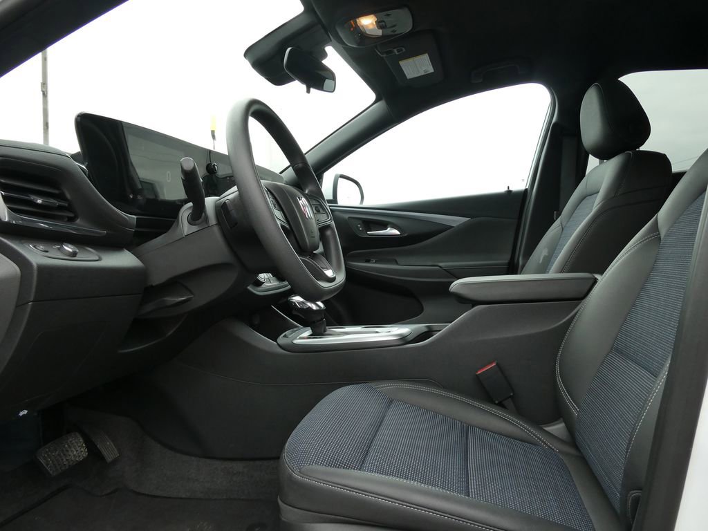 Certified 2025 Buick Envista Preferred FWD image 22