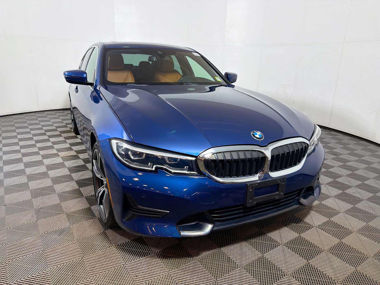 Used 2021 BMW 330i xDrive Sedan w/ Convenience Package AWD/4WD image 2