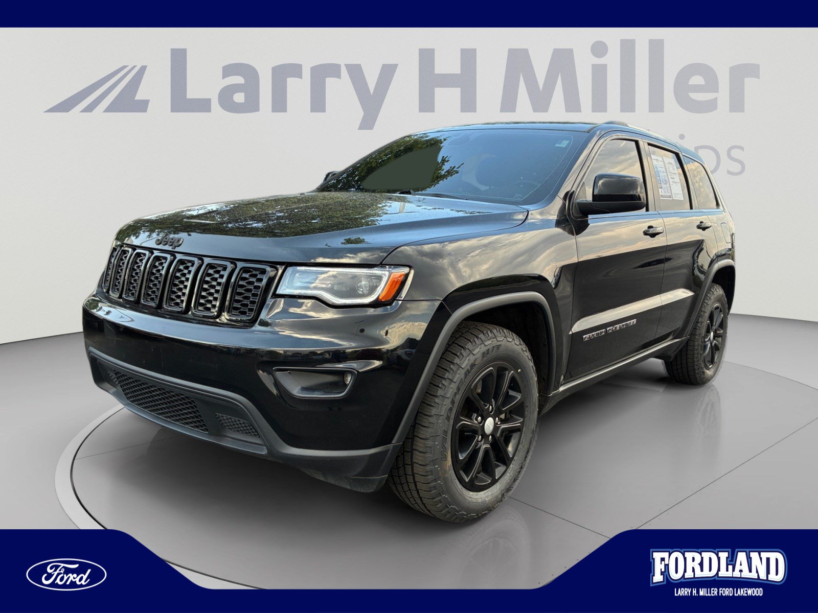 Used 2021 Jeep Grand Cherokee Laredo AWD/4WD image 1