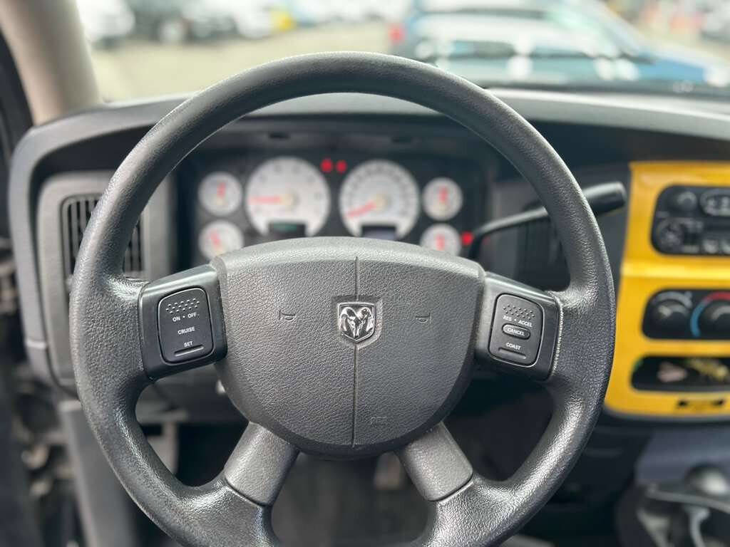 Used 2004 Dodge Ram 1500 Truck SLT w/ Sport Appearance Group image 13