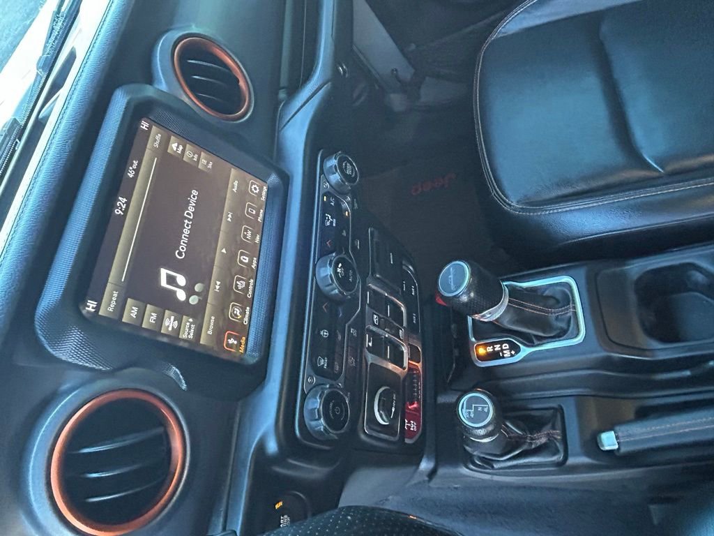 Used 2022 Jeep Gladiator Mojave w/ Cold Weather Group image 11