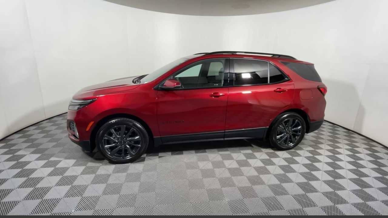 Certified 2022 Chevrolet Equinox RS w/ RS Leather Package FWD image 5