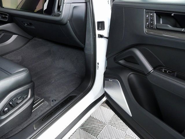 New 2026 Porsche Cayenne GTS image 27