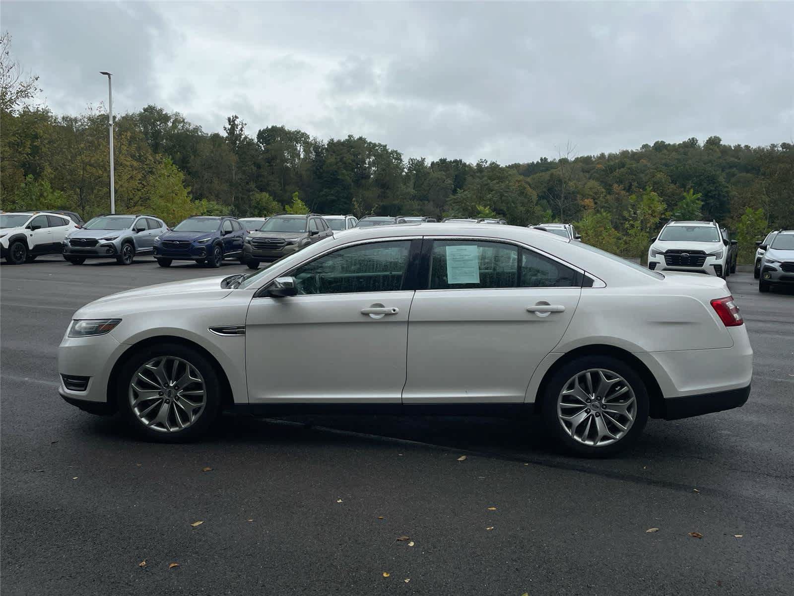 Used 2019 Ford Taurus Limited FWD image 2