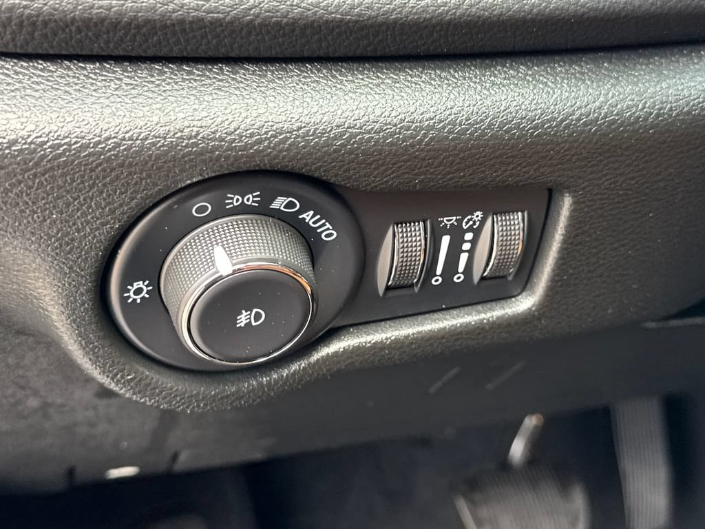 Used 2022 Chrysler Pacifica Pinnacle FWD image 28