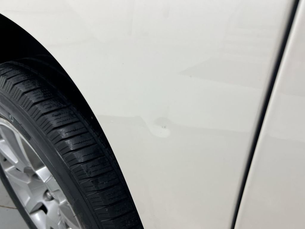 Used 2015 GMC Yukon XL Denali w/ Open Road Package AWD/4WD image 32