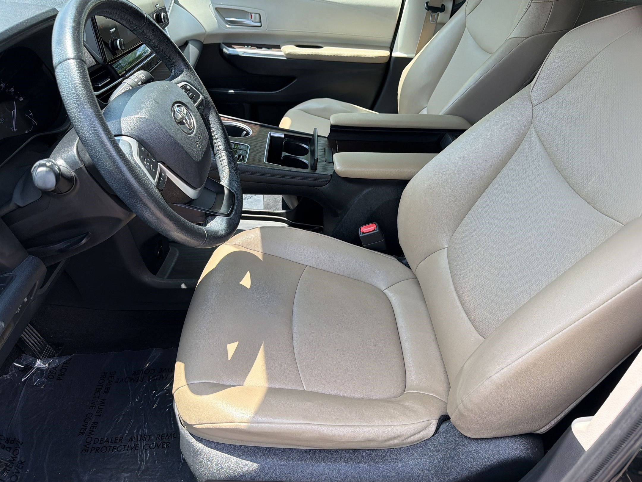 Used 2022 Toyota Sienna XLE FWD image 5