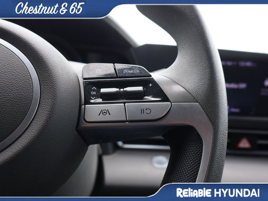 Used 2022 Hyundai Elantra SEL image 28