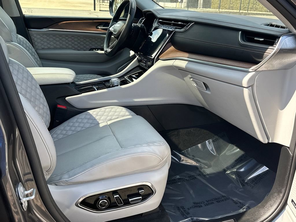 Used 2021 Jeep Grand Cherokee L Summit w/ Advanced Protech Group IV image 12