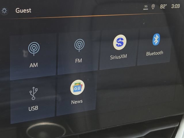 New 2027 Chevrolet Equinox LT w/ Convenience Package II FWD image 31