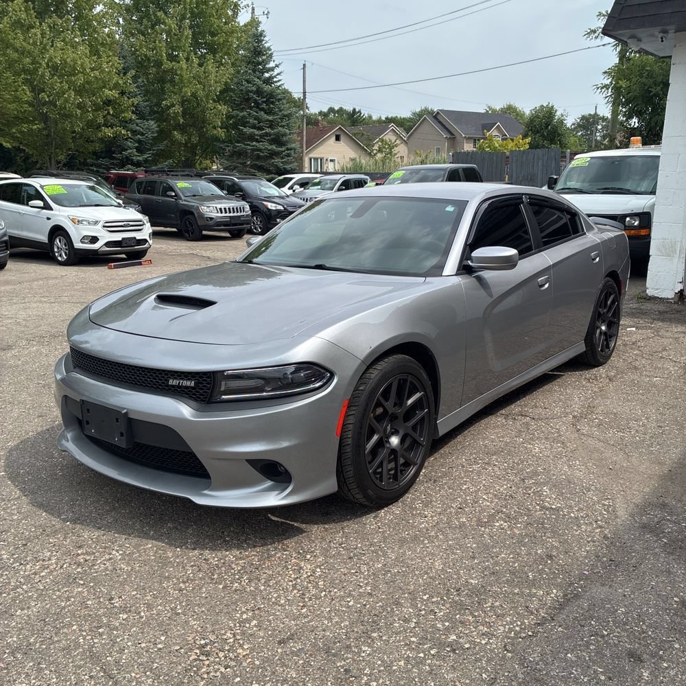 Used 2017 Dodge Charger R/T w/ Quick Order Package 29S RWD image 2