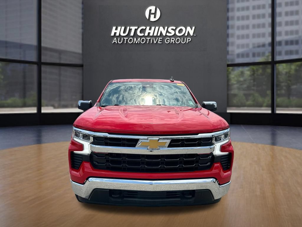 Used 2022 Chevrolet Silverado 1500 LT AWD/4WD image 2