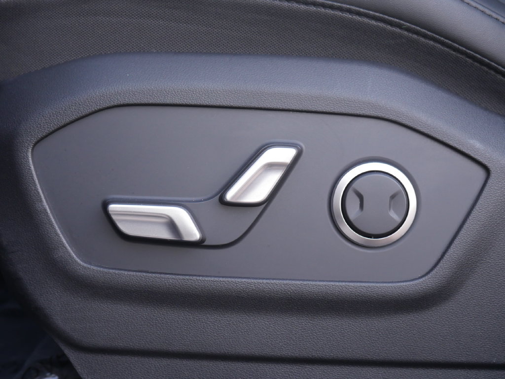 Used 2025 Hyundai Santa Fe SEL AWD/4WD image 40