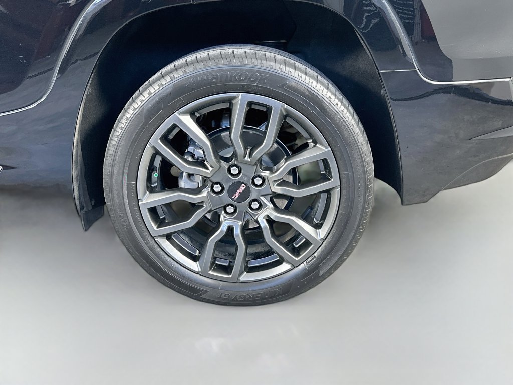 Used 2024 GMC Terrain Denali w/ Black Diamond Edition AWD/4WD image 33
