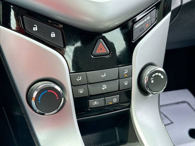 Used 2012 Chevrolet Cruze LS FWD image 17