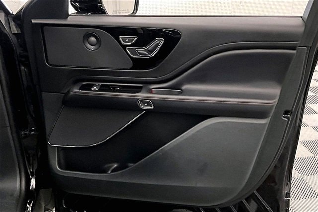 Used 2024 Lincoln Aviator Reserve image 18