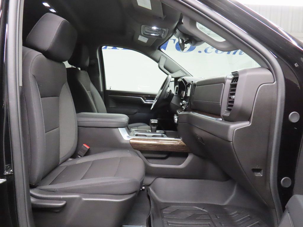 Used 2025 GMC Sierra 1500 Elevation image 27