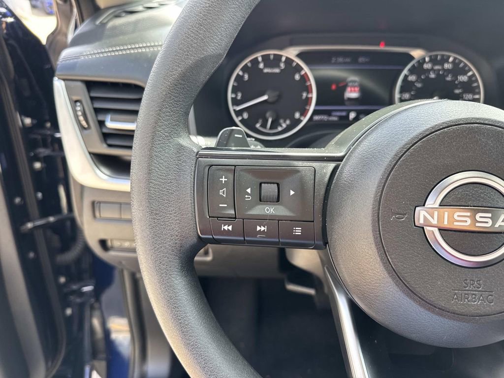 Used 2024 Nissan Rogue SV image 23