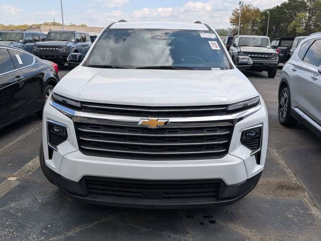 Used 2025 Chevrolet Traverse LT image 5