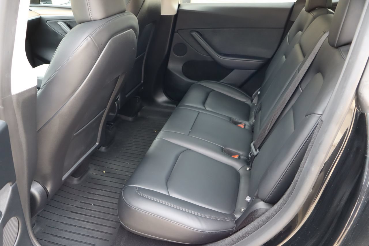 Used 2025 Tesla Model Y Long Range RWD image 5