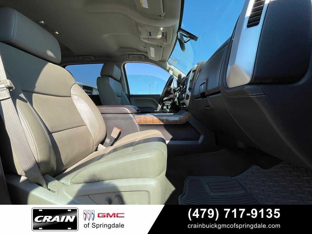 Used 2016 GMC Sierra 2500 SLT w/ Duramax Plus Package AWD/4WD image 30