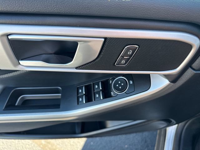 Used 2023 Ford Explorer XLT image 12