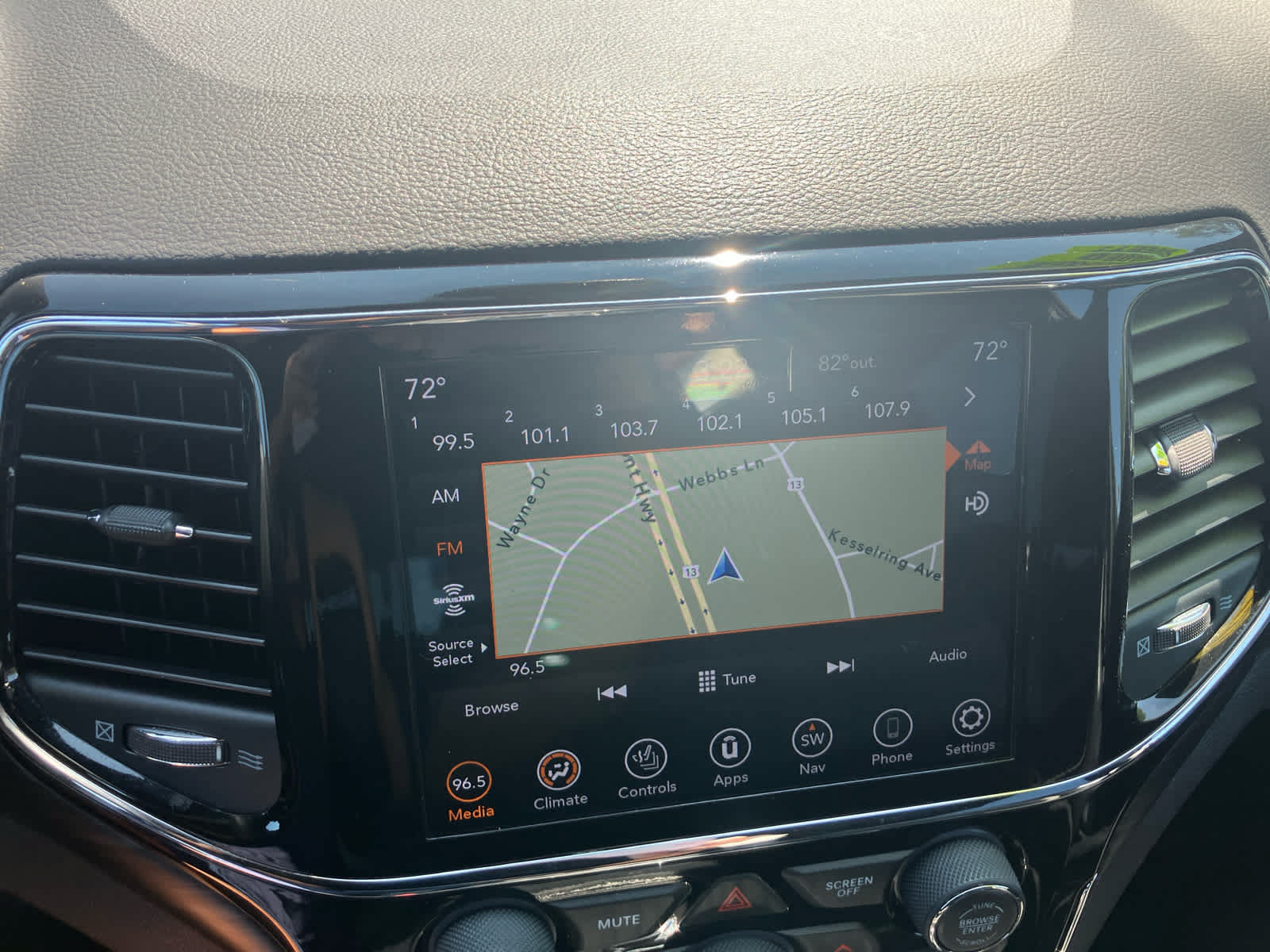 Used 2020 Jeep Grand Cherokee Altitude AWD/4WD image 16
